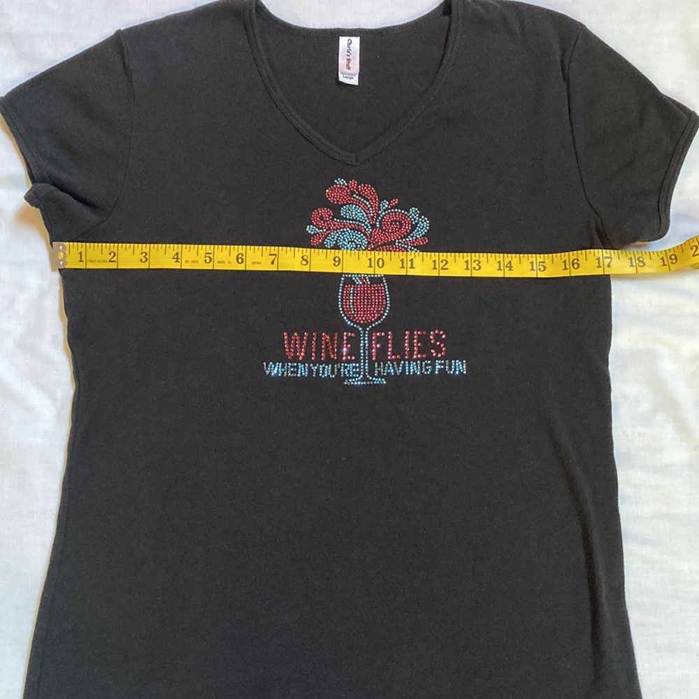 Wine themed v-neck top - Picture 4 of 7
